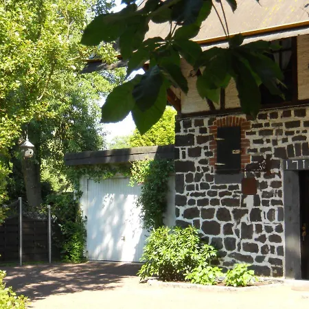 Ferienhaus Weyerhof, Mosel, Naehe Koblenz, Grosser Garten, Sauna, Fahrraeder Hébergement de vacances *